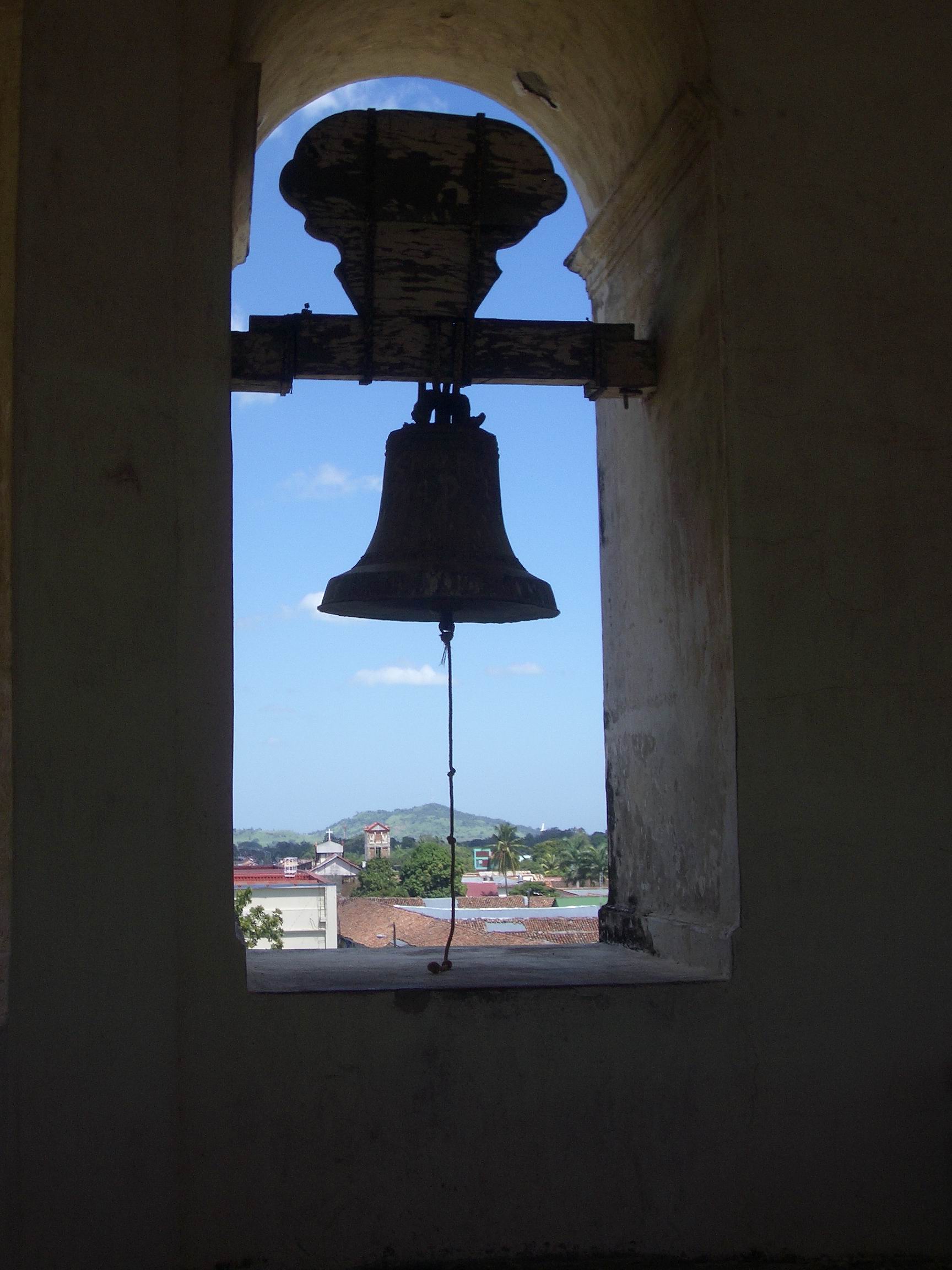Glocke in der Kathedrale  von Le&oacute;n